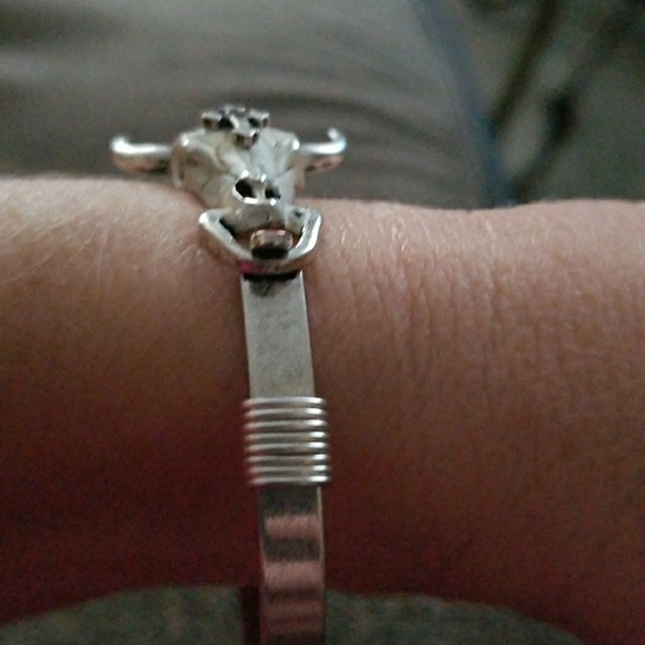 Cow Skull w/Cross Clasp Bracelet - Picture 3 of 6